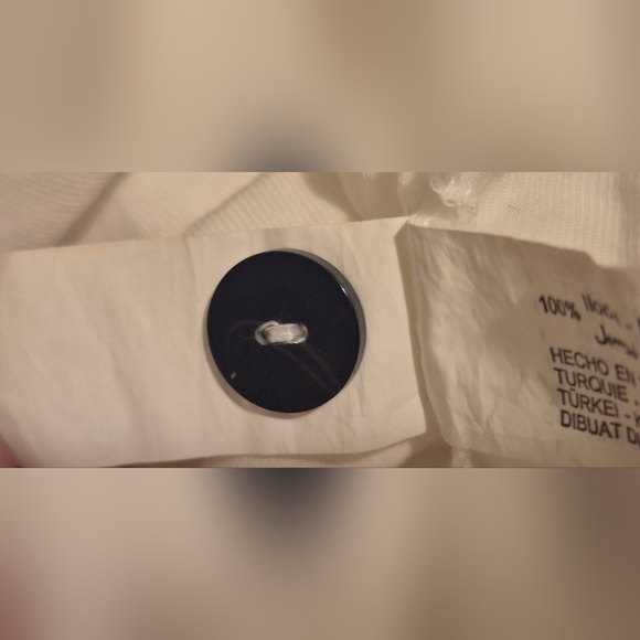 Zara Cream V-Neck Blouse with Black Buttons - Picture 5 of 6